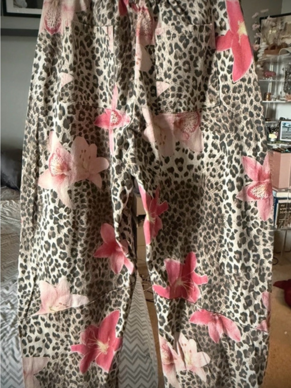 DAVI & DANI Pink Floral Leopard Print Women’s Jeans - Picture 4 of 6